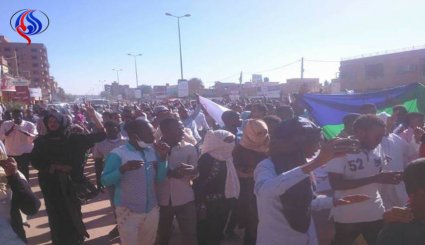 السلطات السودانية تفرق مظاهرة احتجاجية لأحزاب المعارضة 