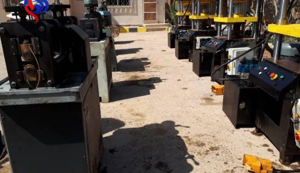 کشف یک کارگاه ضرب سکه داعشی در حومه دیر الزور + عکس