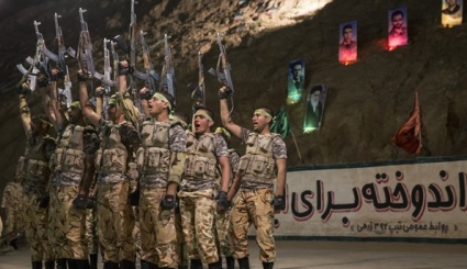 قافلة اعلامية تتفقد مناطق عمليات الجيش الايراني خلال فترة الدفاع المقدس