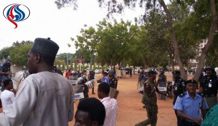 تصاویر؛ حمله پلیس نیجریه به مخالفان بازداشت شیخ زکزاکی

