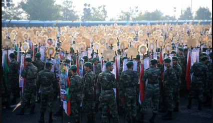 عرض عسکري في يوم الجيش جنوب طهران