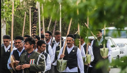 احتفال المسحاة التقليدي في مدينة محلات وسط ايران
