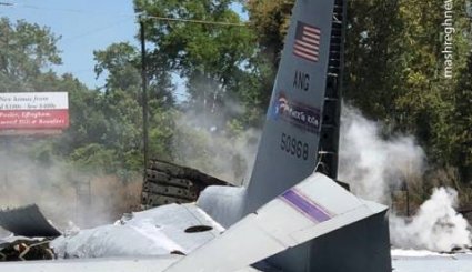 تصاویری از سقوط هواپیمای نظامی آمریکا