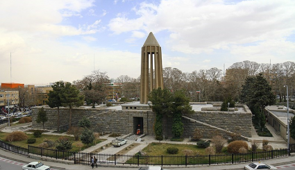 مقبرة بو علي سينا في همدان 