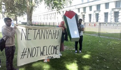 احتجاجات في لندن ضد زيارة نتنياهو إلى لندن +صور
