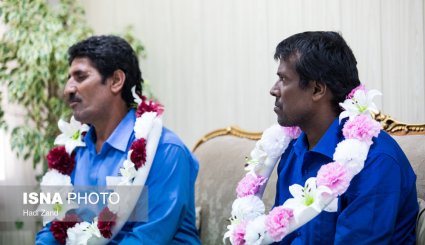 عکس/ دیدار وزیر اطلاعات با چهار ملوان آزادشده از دست دزدان دریایی سومالی