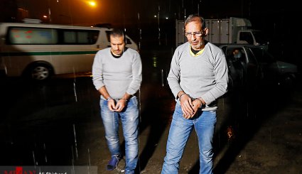 تصاویری از لحظاتی پیش از اجرای حکم اعدام سلطان سکه و همدستش