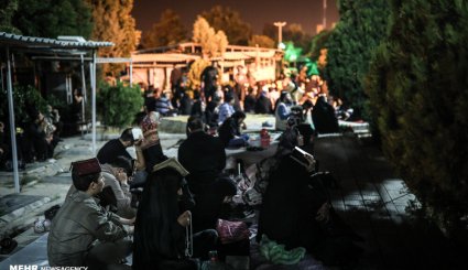صور.. احياء ذكرى ليلة القدر المباركة في طهران
 