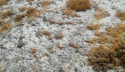 بارش اولین برف پاییزی در ارتفاعات  آزادبر گچسر