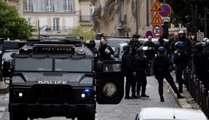 شرطة فرنسا تعتقل رجلا هدد بتفجير نفسه بالسفارة الإيرانية 