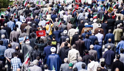 مسيرات ضخمة في إيران دعما لعملية 'الوعد الصادق' التاريخية