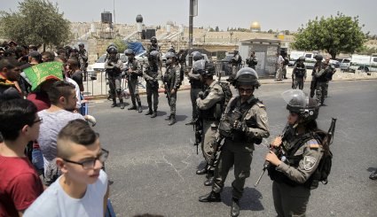 قوات الاحتلال تعرقل وصول المصلين للمسجد الأقصى