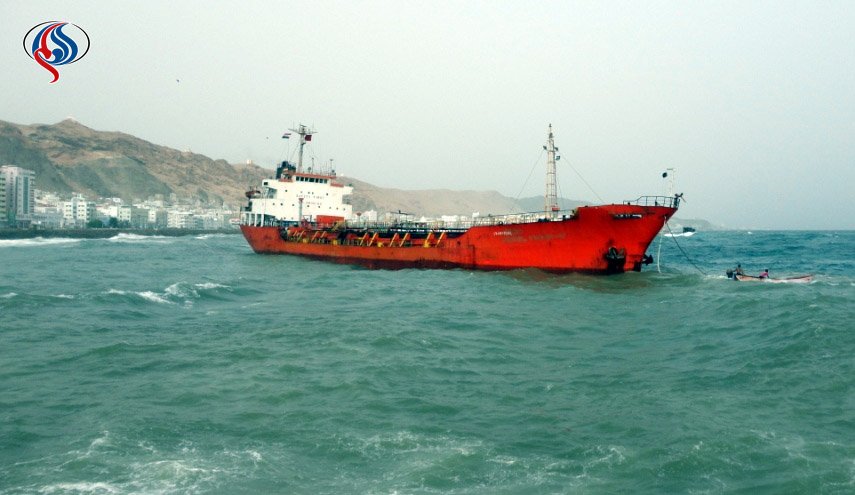ربودن کشتی سوخت یمنی ها و تغییر مسیر آن به طرف امارات