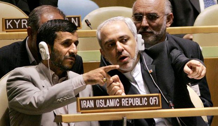 نگاه معنادار ظریف به احمدی‌نژاد + عکس 