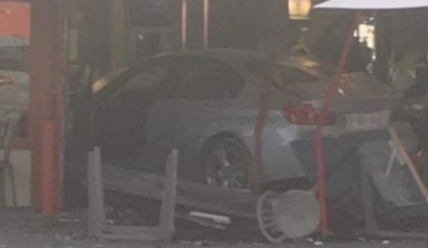 ورود خودرو به پیتزا فروشی در پاریس یک کشته داشت