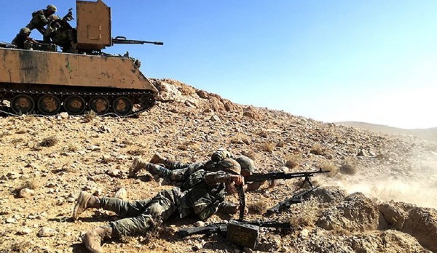Lebanese Army Pushes ISIL Away from Border Positions
