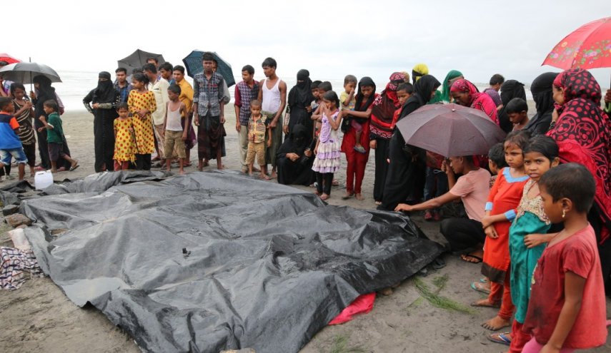 Rohingya Muslims flee as more than 2,600 houses burned in Myanmar's Rakhine


