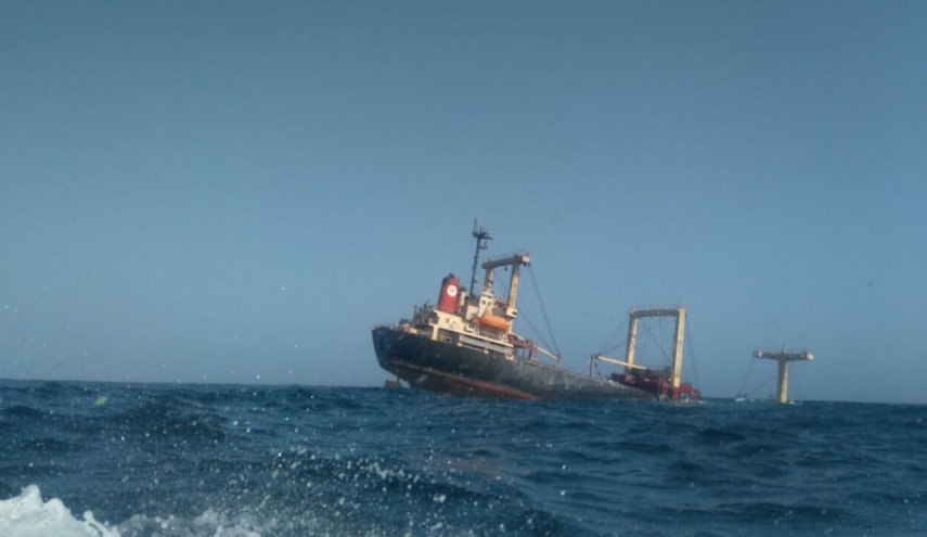 غرق شدن یک کشتی بازرگانی امارات در آبهای عمان