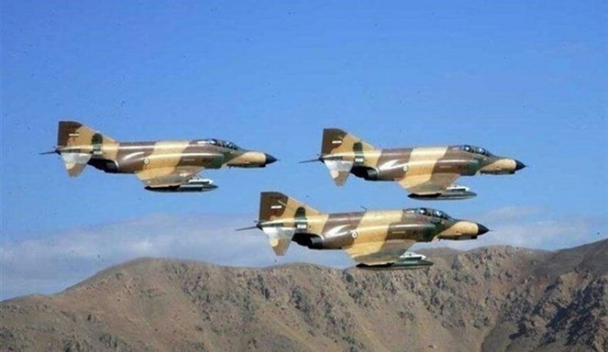 Iran holds aerial maneuvers along western borders
