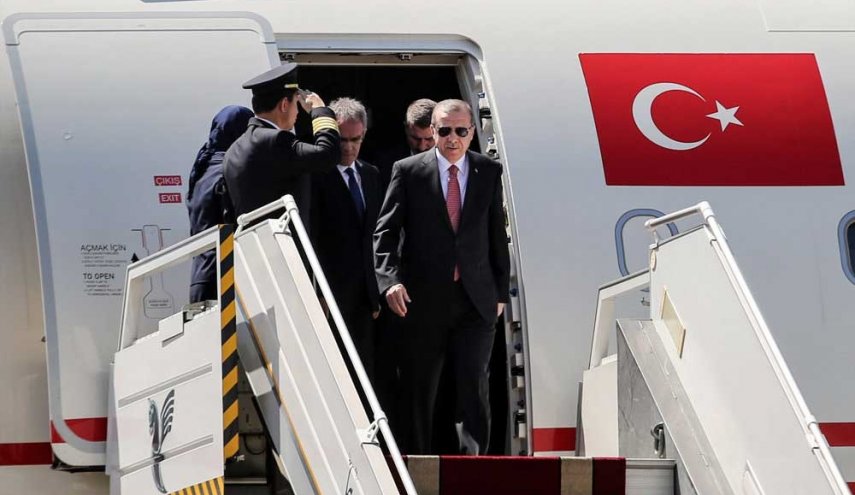 Turkish president arrives in Tehran
