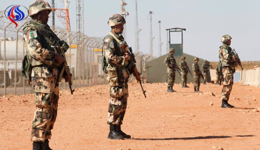 الجيش الجزائرى يضبط 4 عناصر داعمة للجماعات الإرهابية