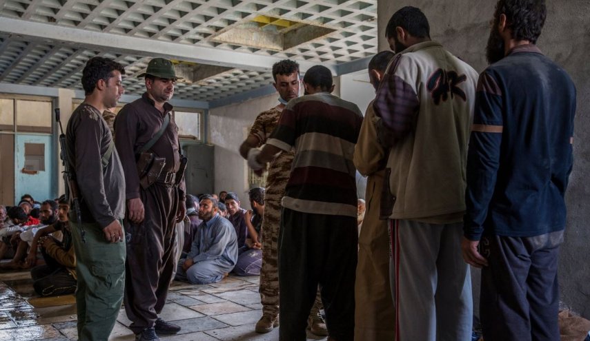 Hundreds of suspected Isis militants surrendered to Kurdish authorities last week -Kurdish official


