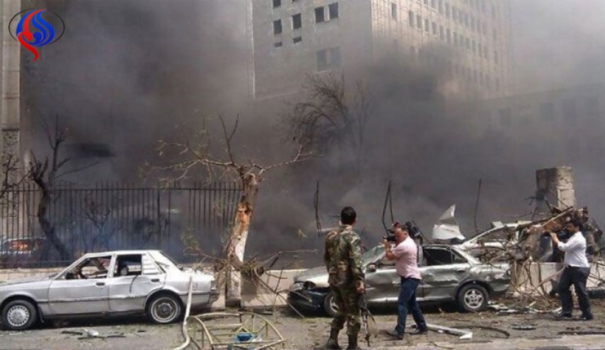 وقوع ۳ انفجار انتحاری در دمشق / «داعش» مسئولیت حملات را برعهده گرفت / 2 نفر شهید و 10 نفر مجروح شدند 