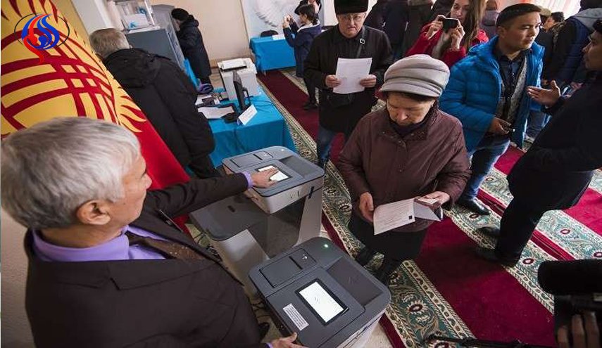 إجراء اول انتخابات رئاسية في قرغيزستان بعد انهيار الاتحاد السوفيتي 