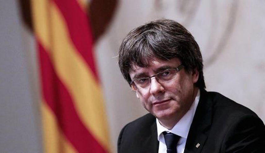 Catalan leader fails to spell out independence stance, calls for talks

