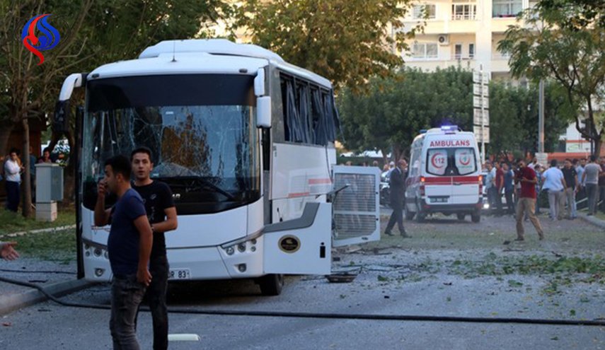 وقوع انفجار تروریستی در مسیر عبور خودروی پلیس ترکیه 