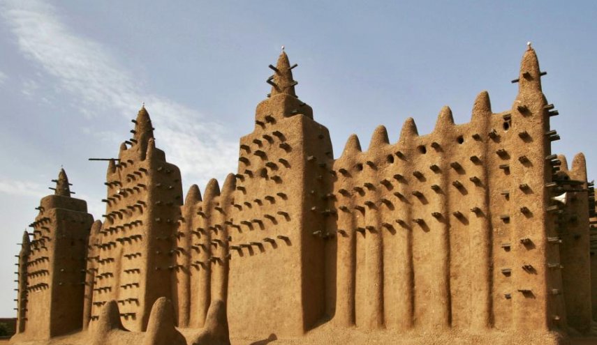 أكبر مبنى من الطوب اللبن في العالم مسجد جينيه العظيم في مالي 