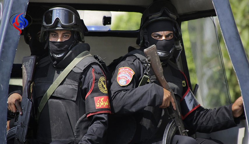 مقتل 50 ضابطا وعسكريا مصريا بمواجهات مع خلية ارهابية بطريق الواحات بالجيزة 