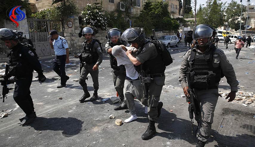 قوات الاحتلال تعتقل اكثر من 50 فلسطينيا في بلدة العيسوية بالقدس المحتلة