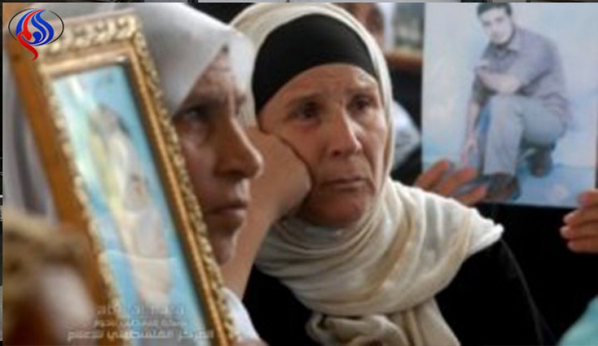 الاحتلال يمنع زيارة عائلة اسرى 