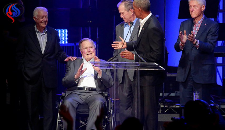 بوش الأب بطل فضيحة تحرش، وهو على كرسيه المتحرك!