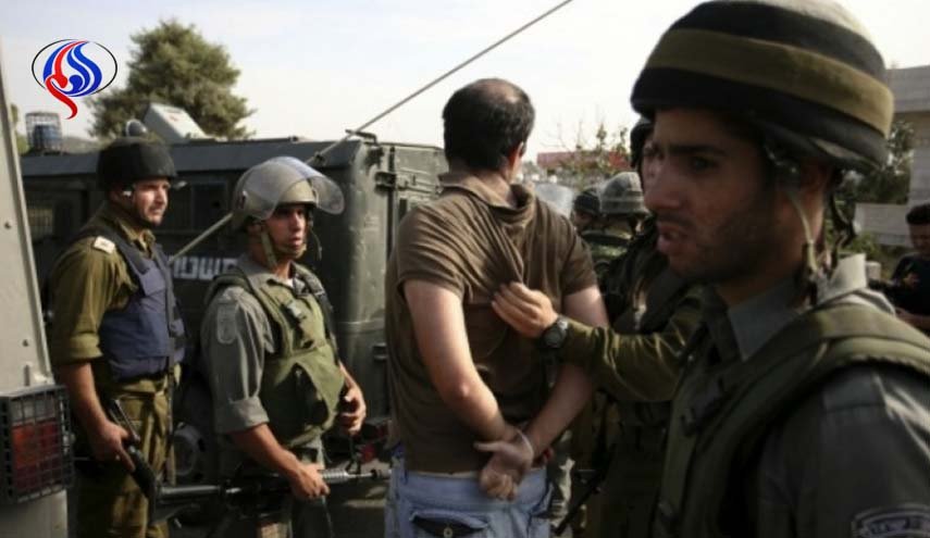 الاحتلال يعتقل 14 مواطناً في الضفة

