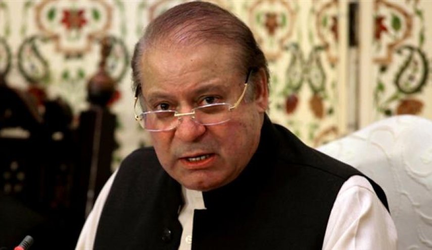 Pakistani court orders arrest of ex-PM Sharif over graft charges

