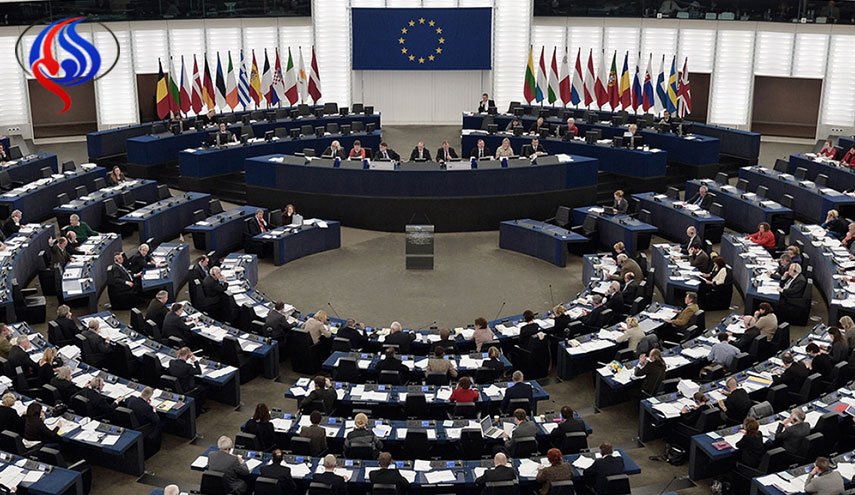 البرلمان الأوروبي يقر مراقبة الأجانب إلكترونيا