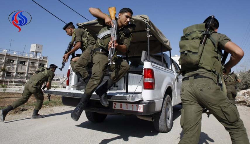 امن السلطة الفلسطينية تعتقل فلسطينيين في الضفة
