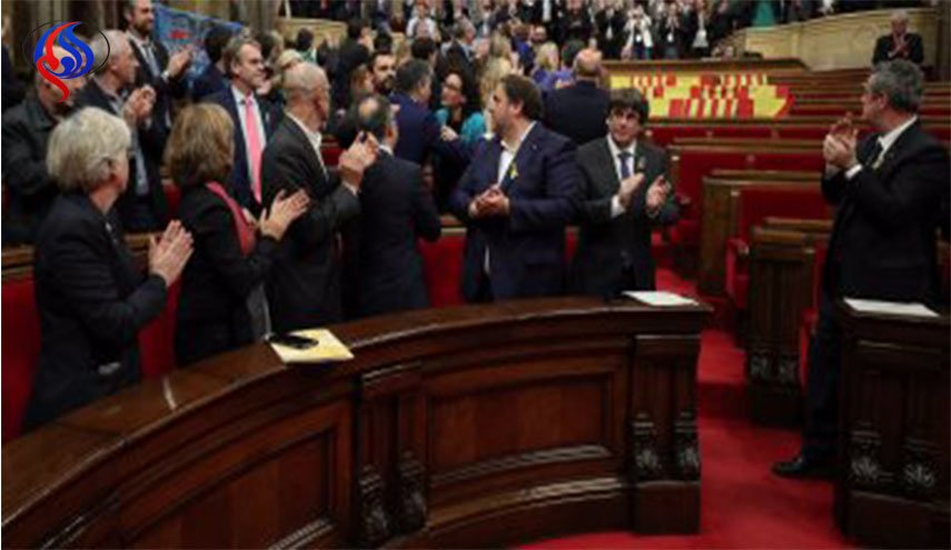 برلمان كتالونيا يعلن الاستقلال 