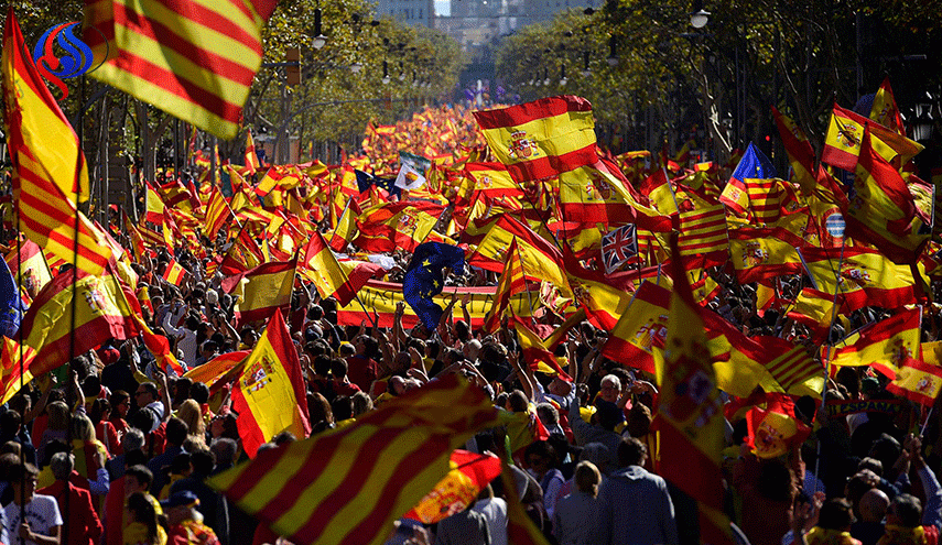 السلطات الاسبانية: مليون متظاهر في برشلونة تأييداً لوحدة اسبانيا