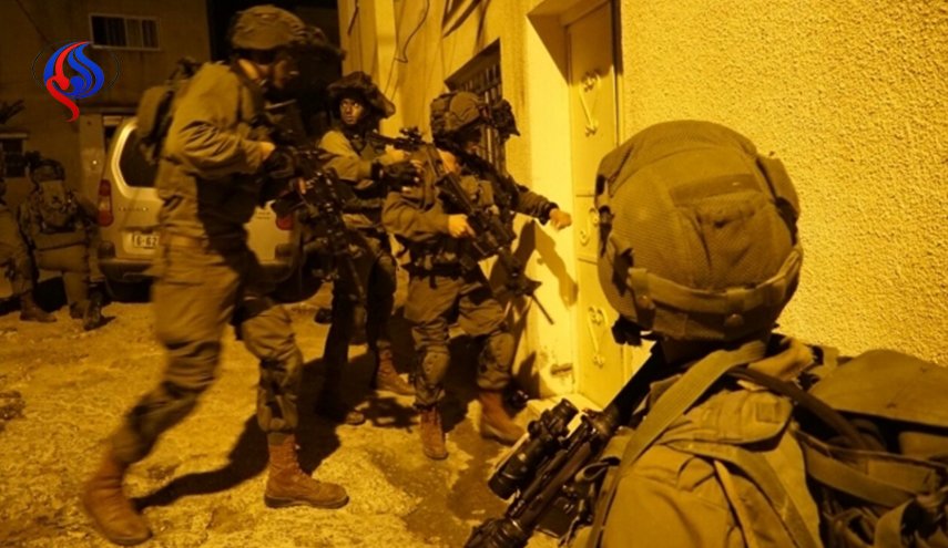 قوات الاحتلال تعتقل 26 فلسطينيًا في الضفة الغربية