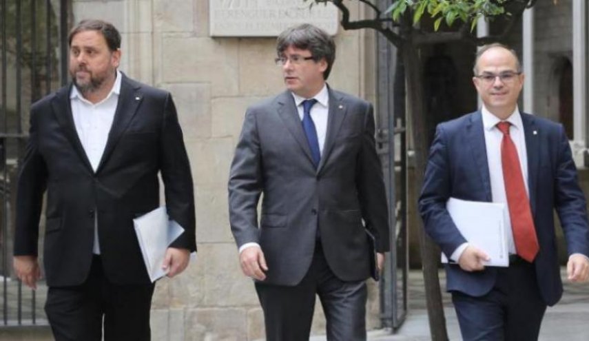 إسبانيا تصدر مذكرة إعتقال بحق رئيس إقليم كاتالونيا 
