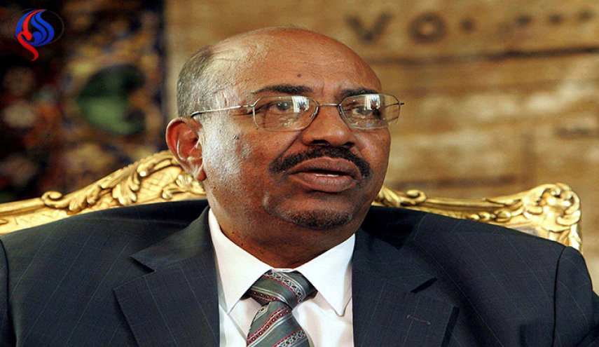 البشير يعلن حالة الطوارئ بولاية الجزيرة وسط السودان ويحل برلمانها