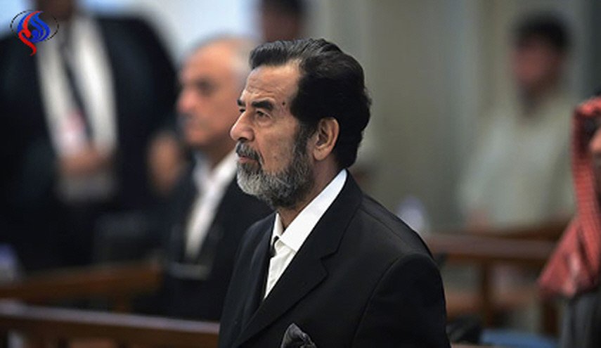 رجل يفاجئ الجميع: ألا تعرفينني، إنني صدام حسين، اقتليني الآن