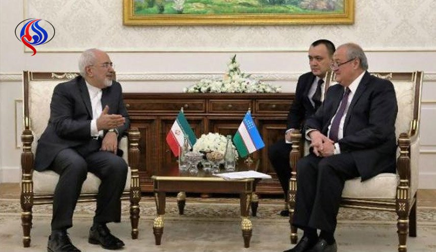 ظريف يلتقي الرئيس الاوزبكي للبحث في سبل تعزيز التعاون الثنائي
