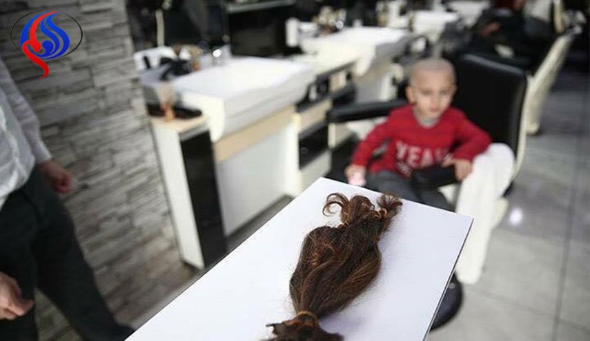 سورية تتبرع بشعر طفلها لمرضى السرطان بتركيا