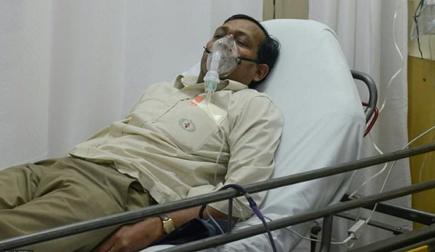 Delhi smog shortening lives, say doctors as hospitals fill up
