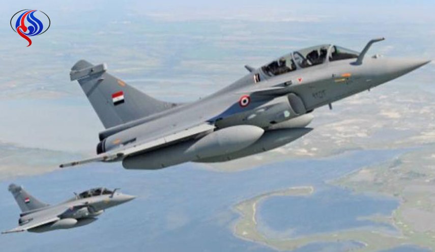 الطيران المصري يحبط محاولة تسلل إرهابيين من ليبيا