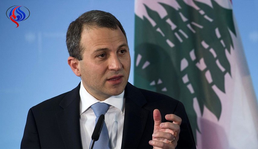 وزير الخارجية اللبناني يجري اتصالات دولية لتأمين عودة الحريري